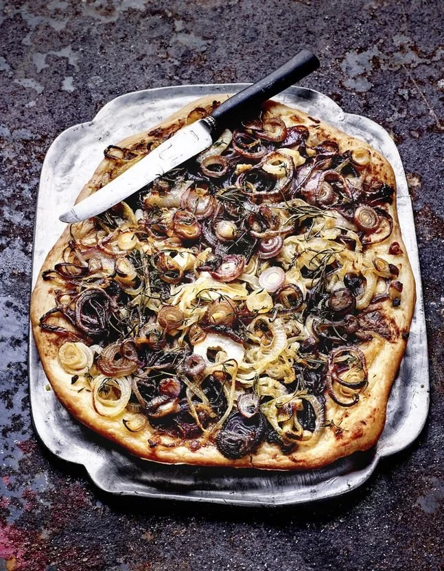 Pissaladière aux oignons, une savoureuse pizza provençale